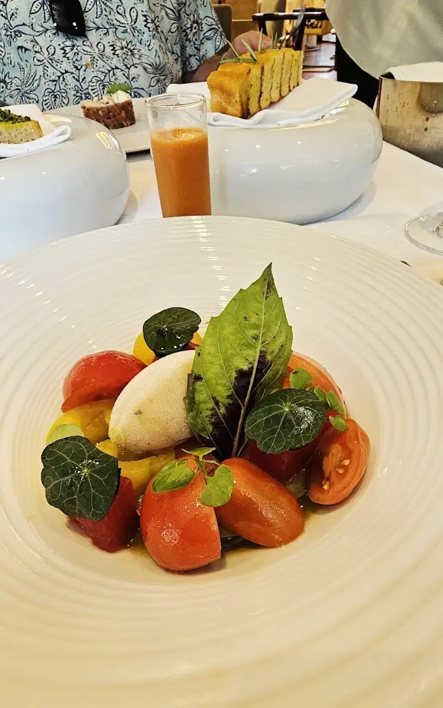 The Gardener_Fenais da Ajuda_slider_image_3