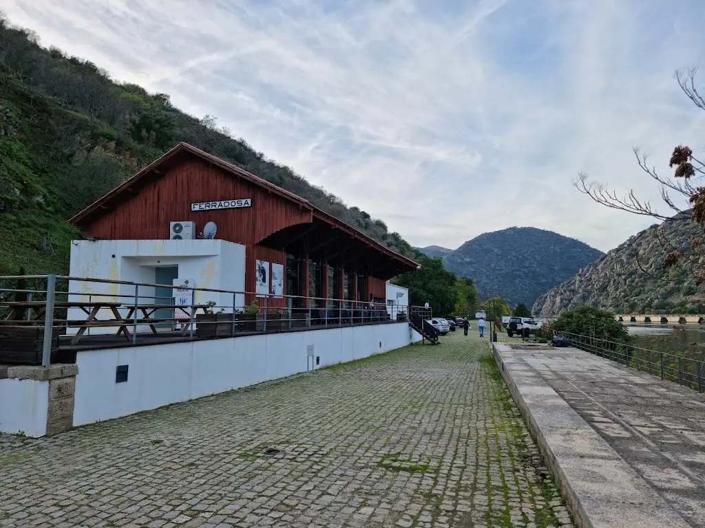 Luis Rodrigues_Cais da Ferradosa_São João da Pesqueira_review