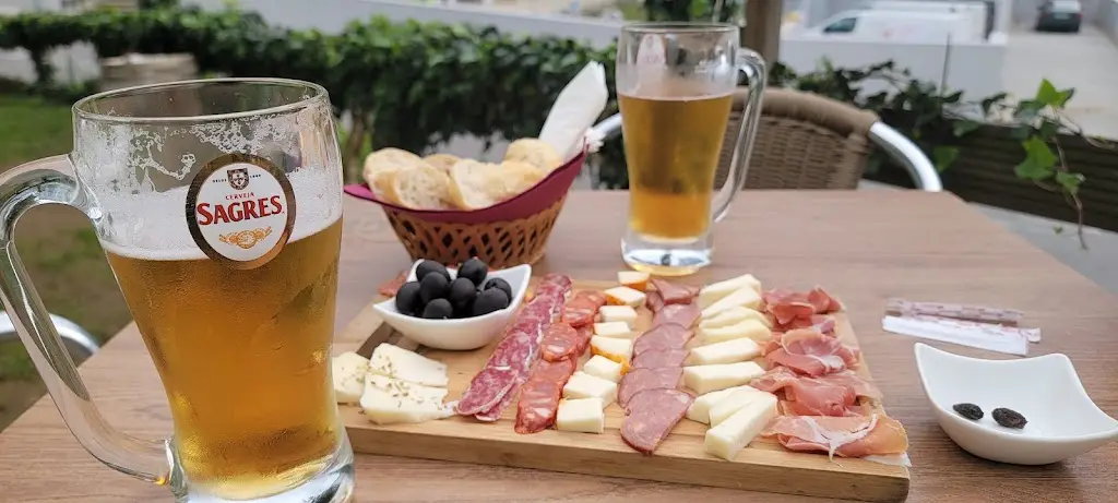 J L_Vila Café - Tapas & Drinks_Sever do Vouga_recensione