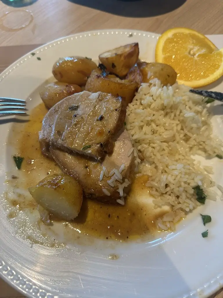 Marinela Lopes_Villa Bar_Penalva do Castelo_review