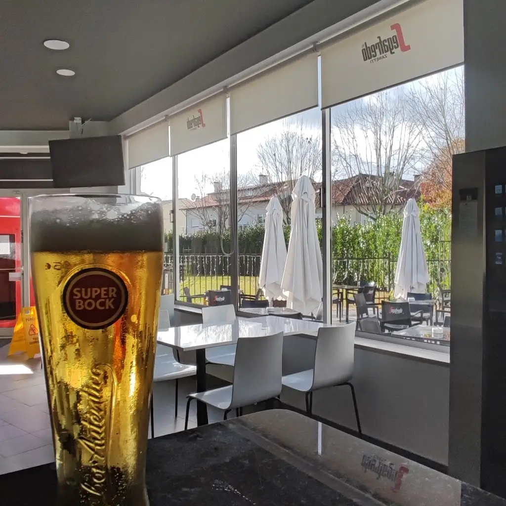 Poolside Gastrobar Tondela_Tondela_slider_image_3