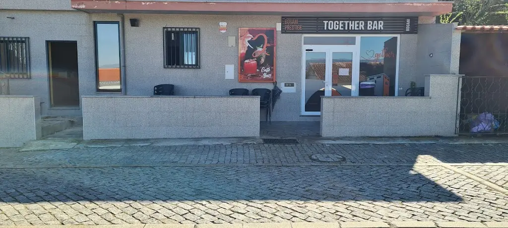 Churrasqueira, bar Together ristorante a Tarouca