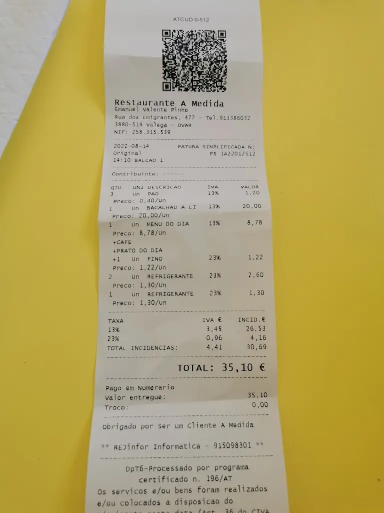 Teresa Herrera_A Medida_Válega_recensione