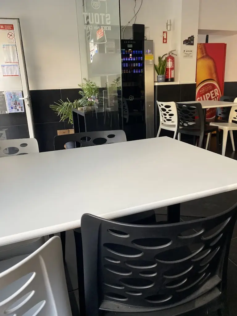 Nuria_Café Restaurante Tropical_Vila Chã_recensione