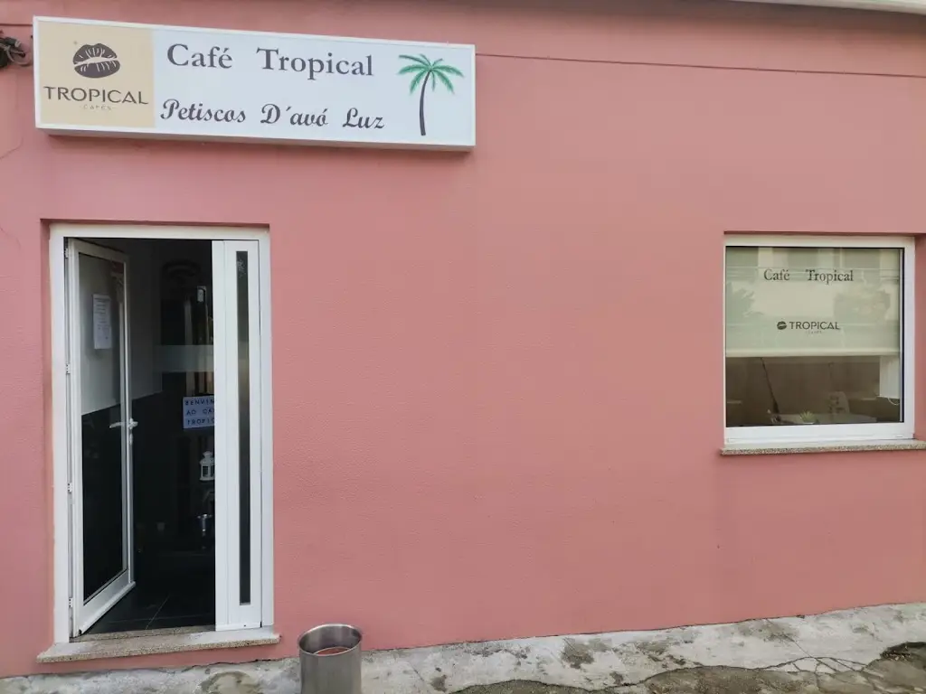 Café Restaurante Tropical restaurante en Vila Chã