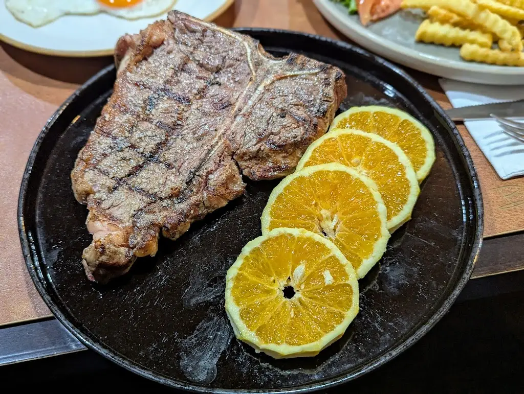 Bruno Teixeira_Bifinho SteakHouse - Restaurante Bar_Vagos_recensione