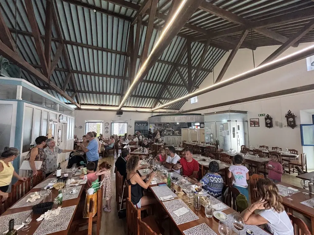 Michael Wall_O Miroma_Furnas_review