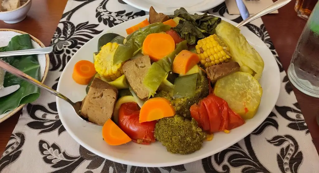 Daniel Ramírez_Caldeiras e Vulcões_Furnas_recensione