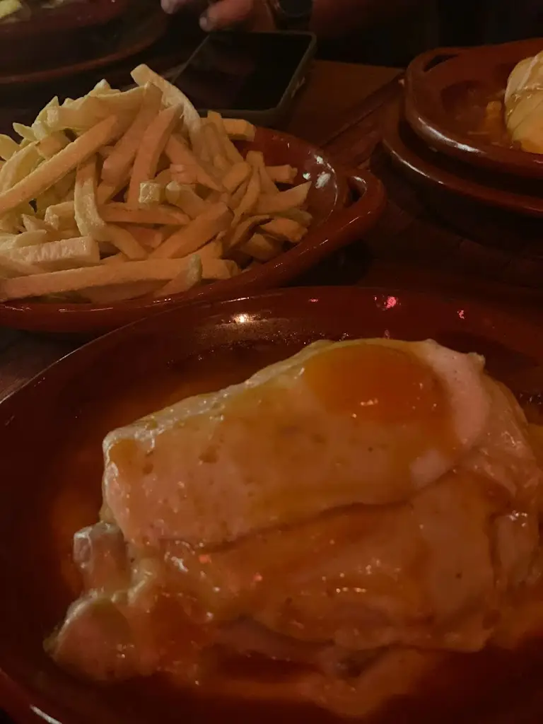 Pedro Nery_Barril Avenida (francesinha da Pita)_Valongo_recensione