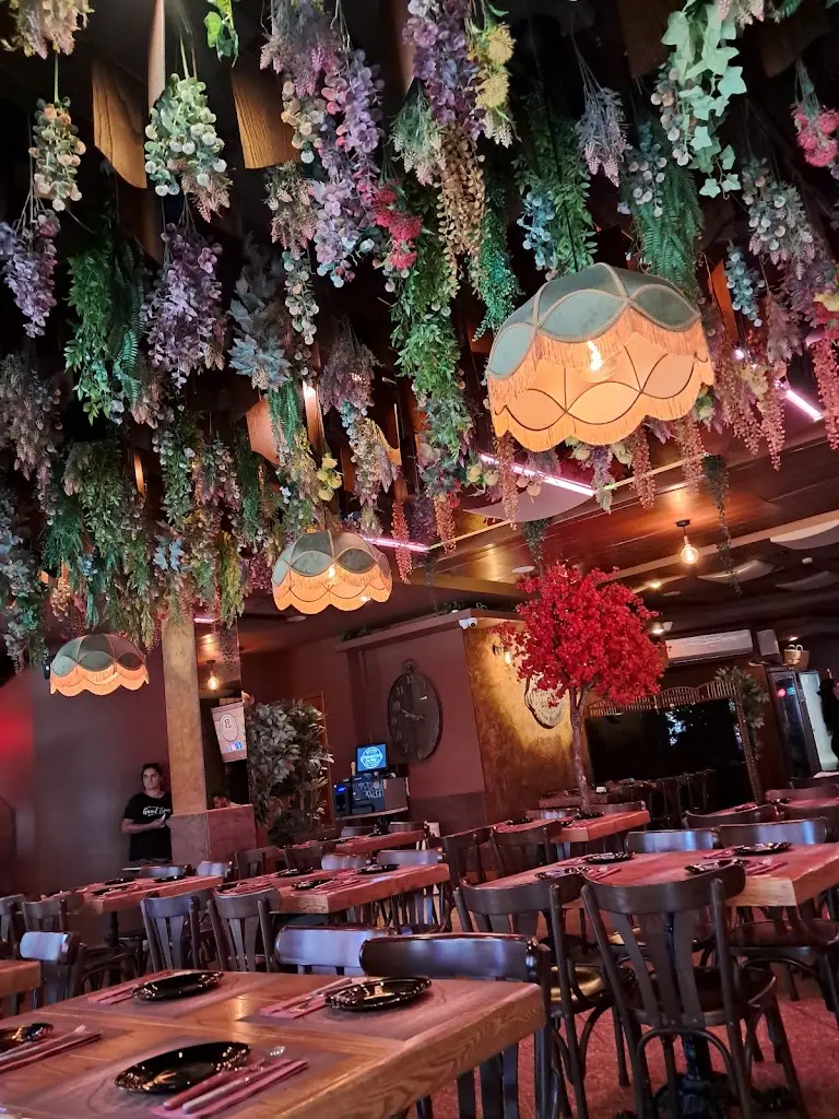 Barril Avenida (francesinha da Pita)_Valongo_slider_image_3