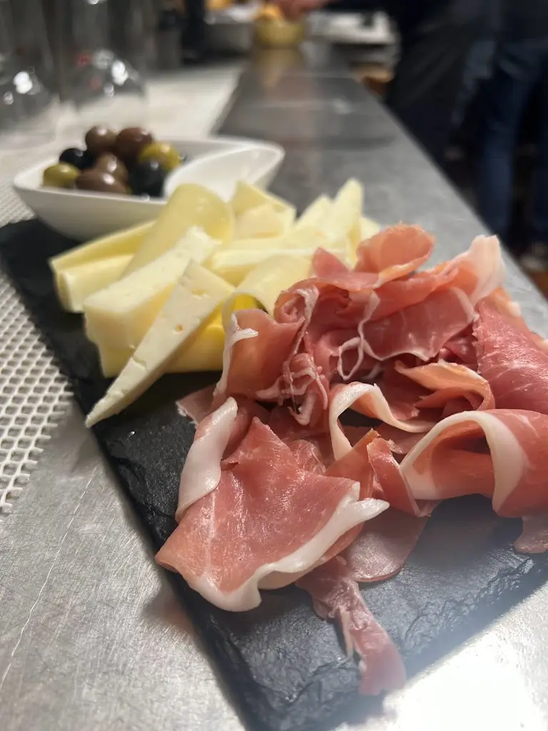 Casa das Bifanas_Valongo_slider_image_3