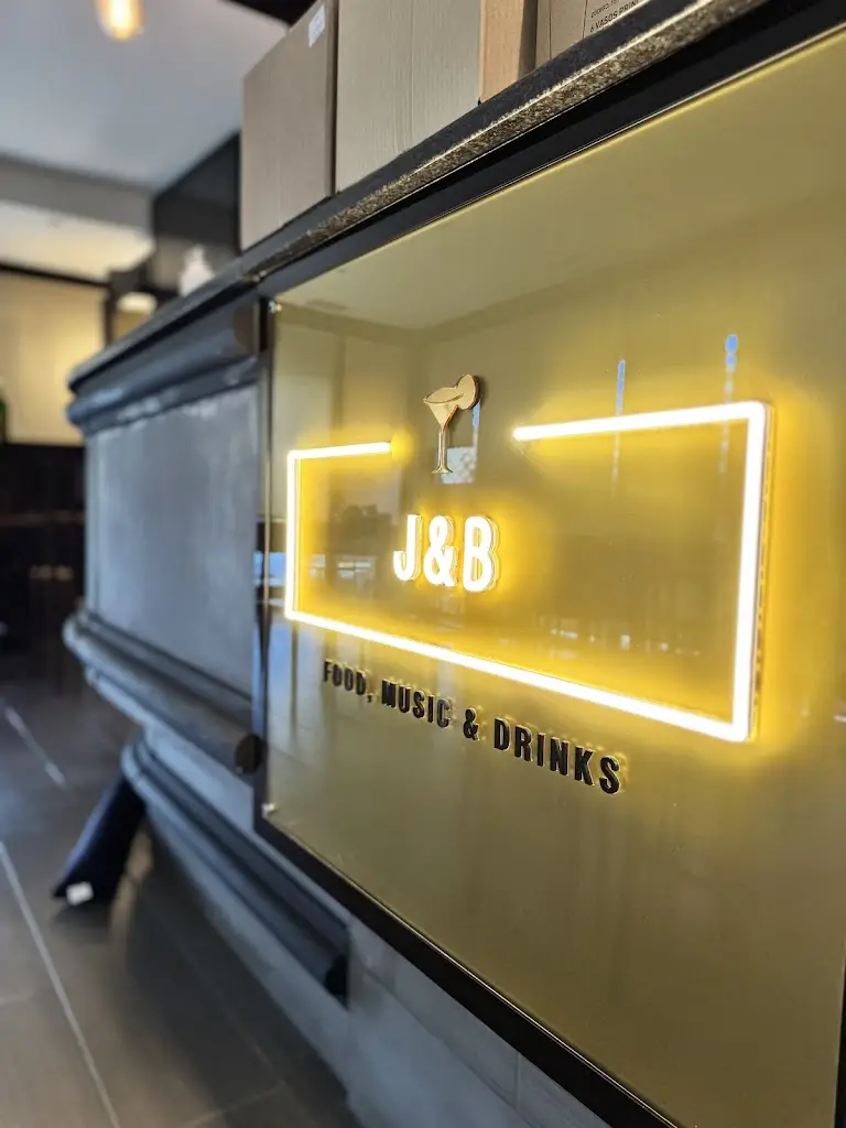 JB25 Food, Music & Drinks_Valongo_slider_image_1