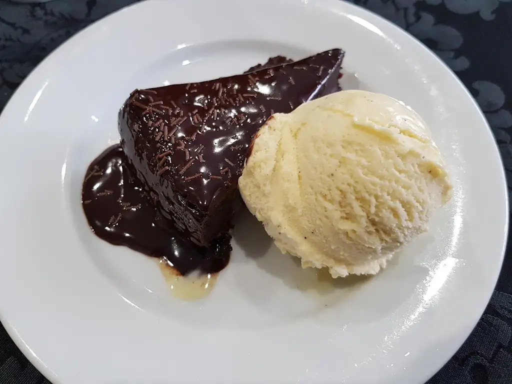 Daniel Amoros_Jardim_Valongo_review