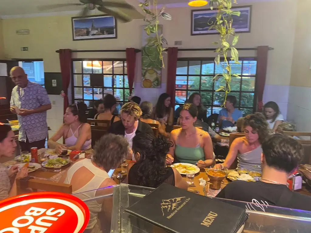 Himalayan Restaurant & Bar ristorante a São Teotónio