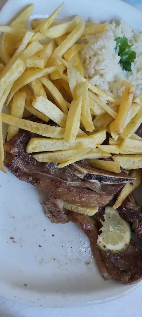 Tiago R._Muralha_Mértola_review