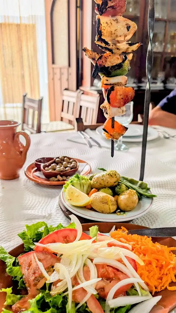 John Highet (Warekiwi)_Molhó Bico_Serpa_reseña