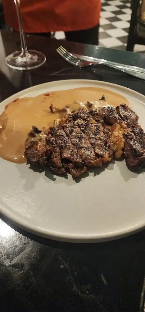 Tricia Valadez_Sauvage_Serpa_recensione