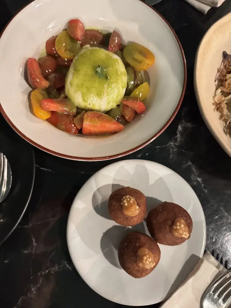 Fainne Sheehan_Sauvage_Serpa_recensione