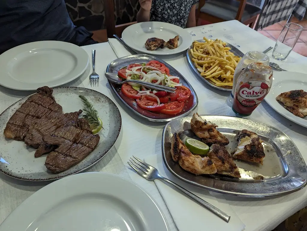 Zeina Nsair_Churrasqueira Belinha_Ourique_recensione