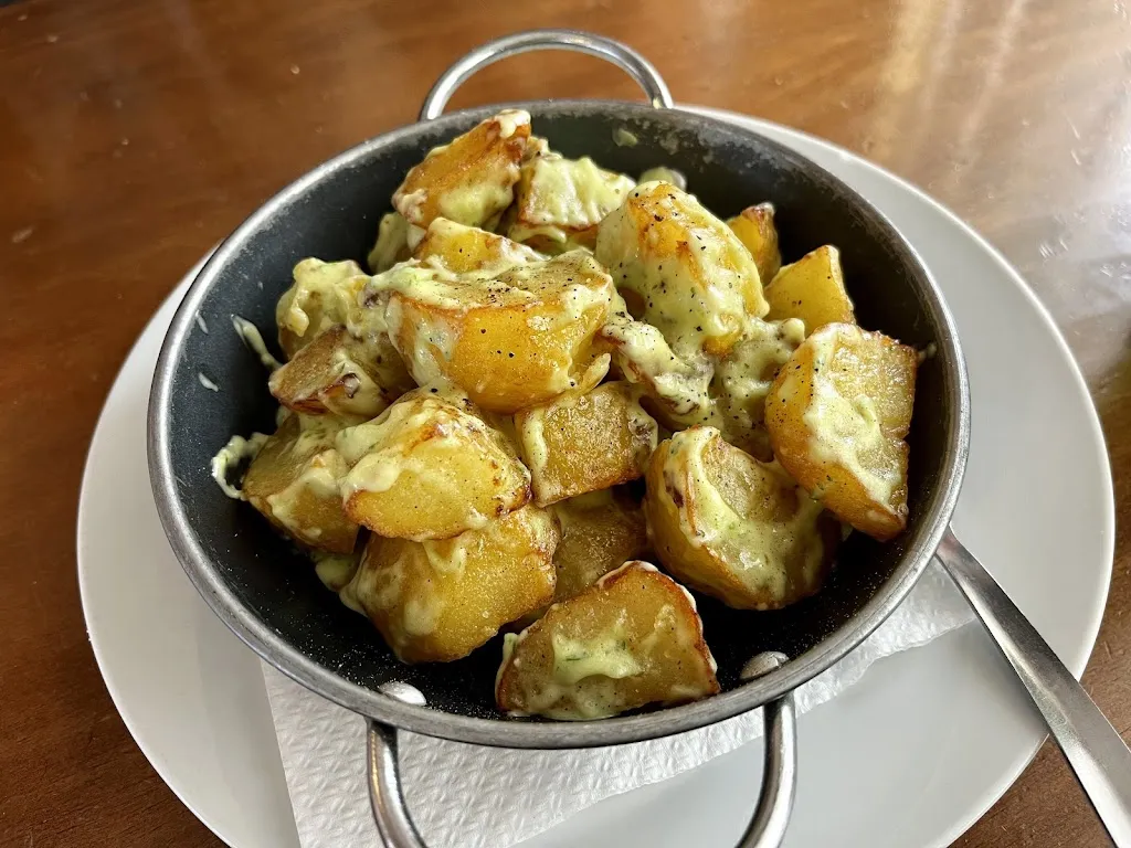 Pilar_Bar Restaurant Can Costa_Castellbisbal_review