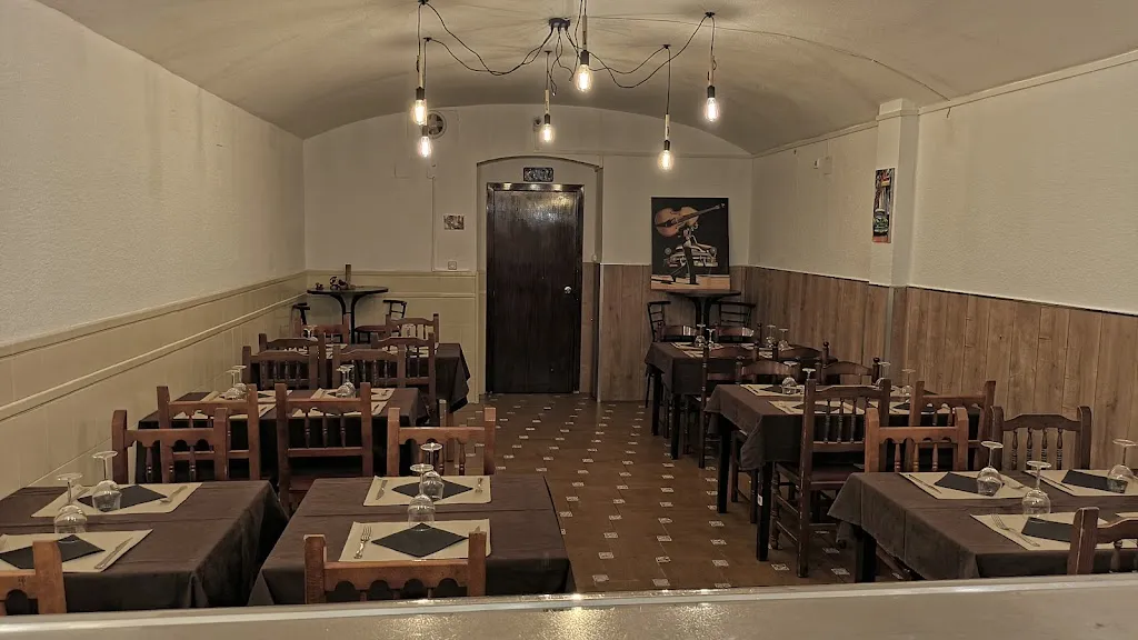 Bar Salsa_Castellbisbal_slider_image_3