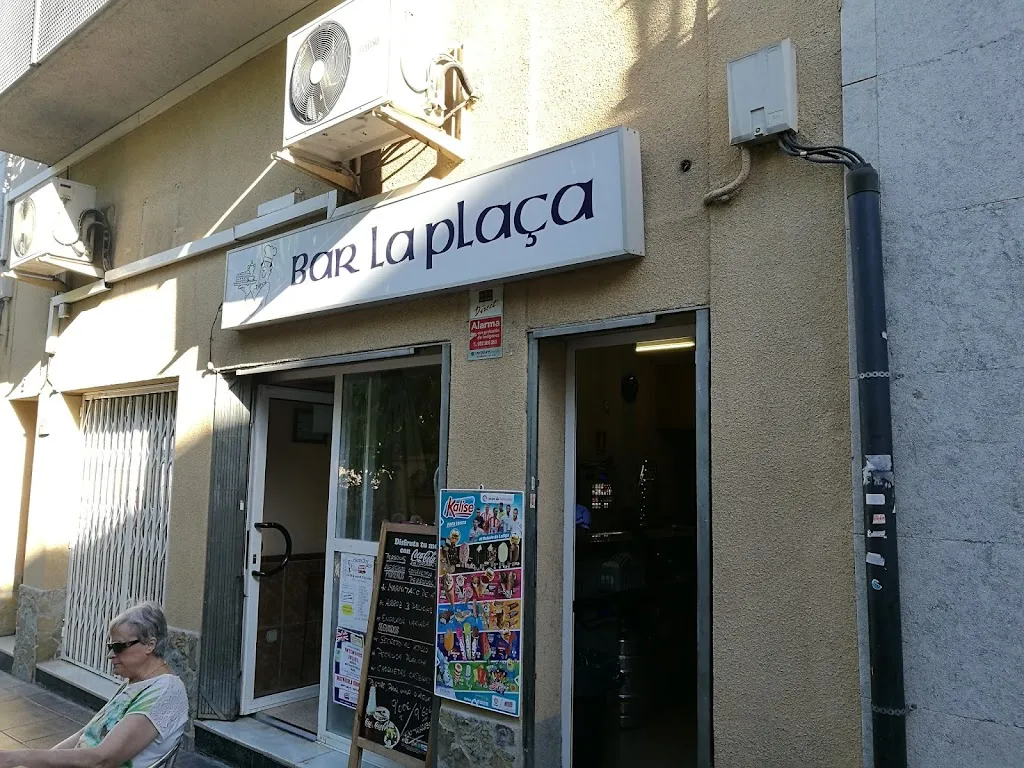 Bar La Plaça restaurant in Castellbisbal