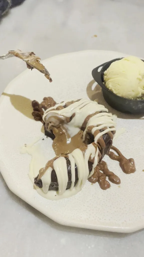 Yu-Chen Sheng_Bar restaurant Dtaping_Castellbisbal_recensione