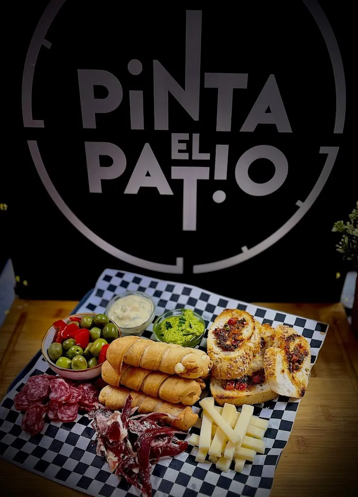 Pinta el Patio_Castellar del Vallès_slider_image_2