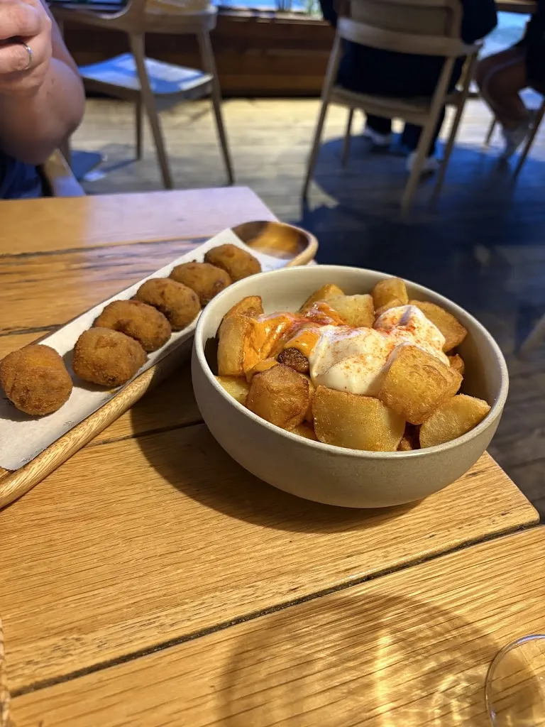 Peter Hudspeth_Solraig by Tibu-Ron_Castelldefels_review