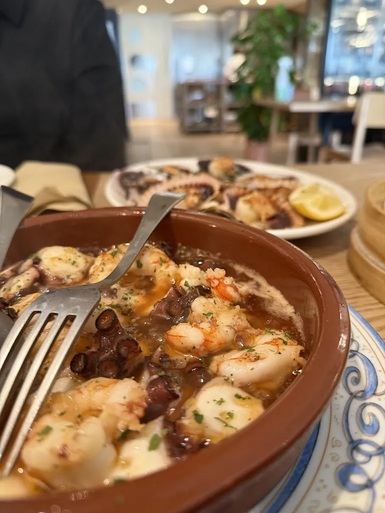 Stefanos Patelis_O Mesón de Deus - Casa de Xantar_Ordes_recensione