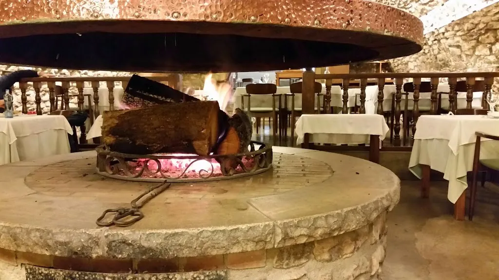 Can Xarina restaurant in Collsuspina
