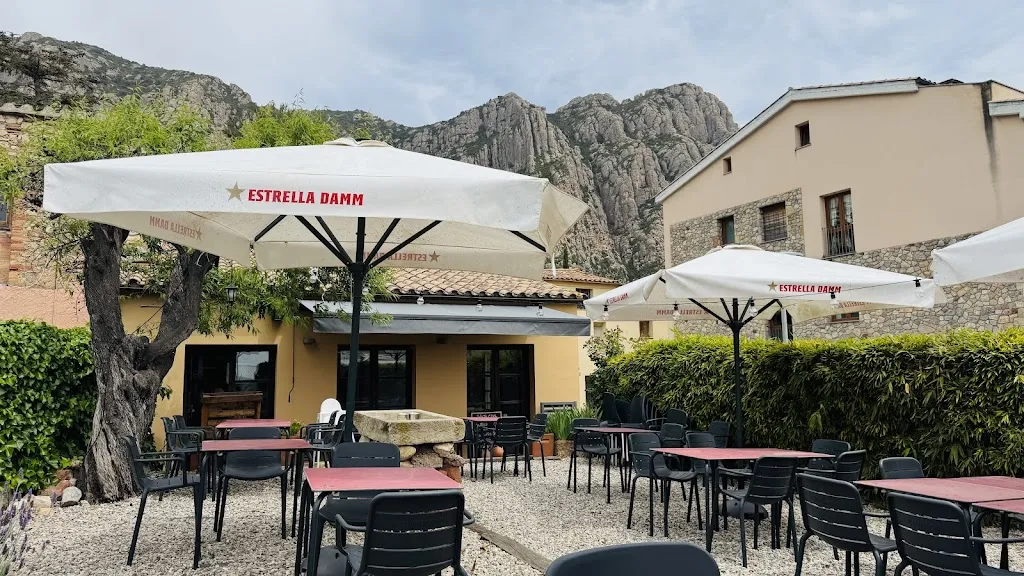 Restaurant la Santa Cova restaurant in Collbató