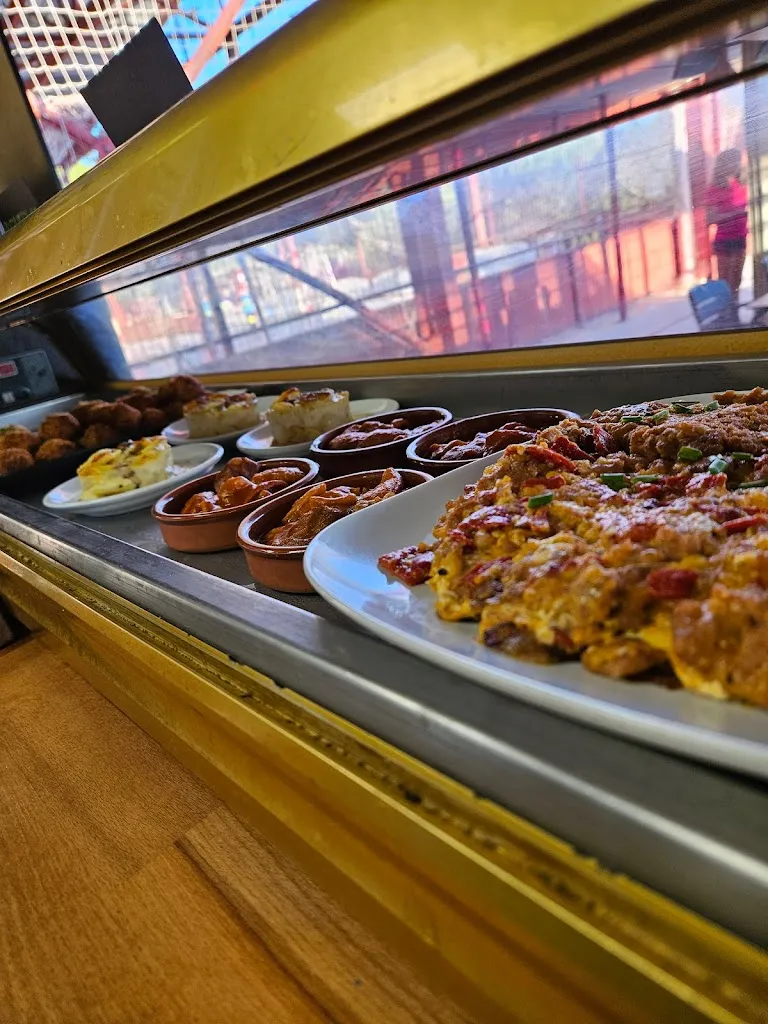 EL BAR DE LA PIXINA restaurant in Collbató