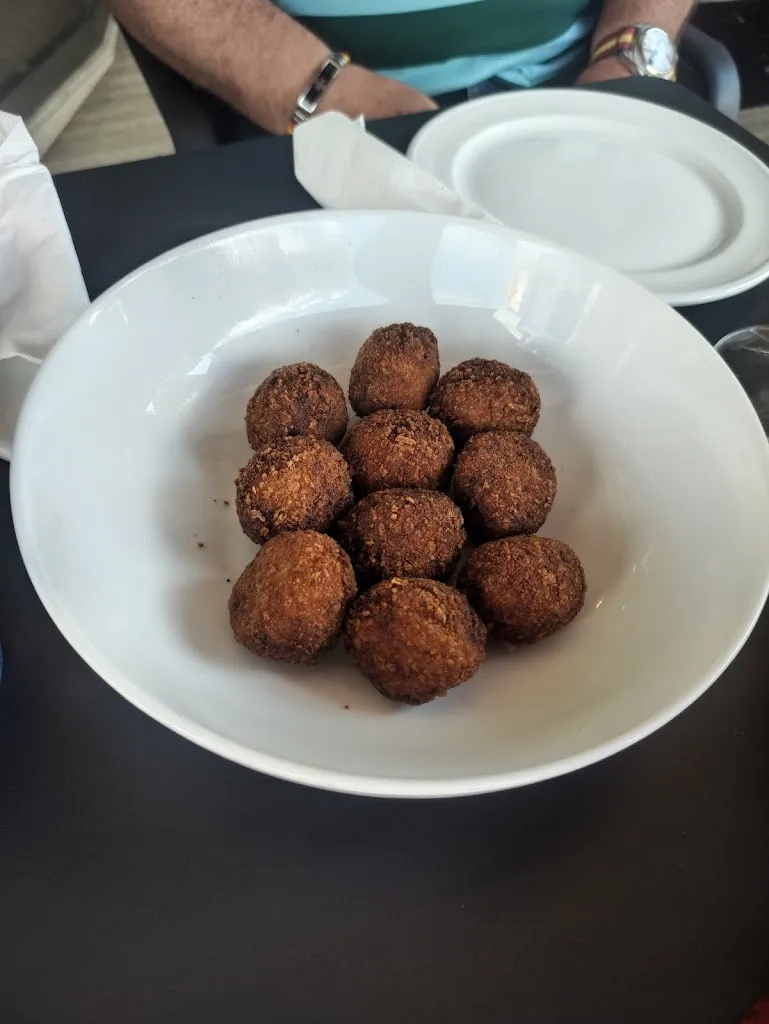 Eloy Neira Prendes_Restaurante El Túnel_Ordes_review