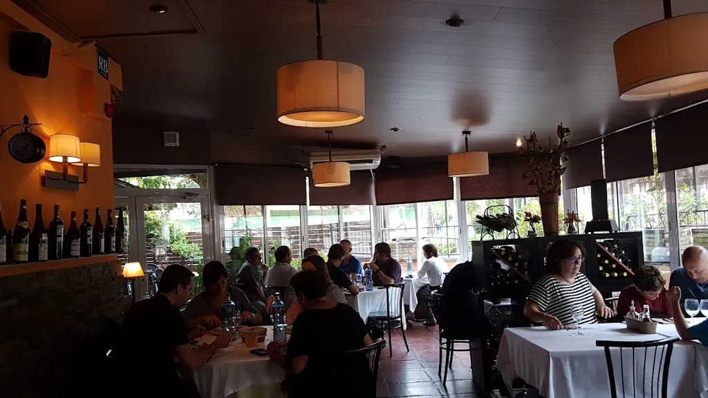 P Nielsen_Masia Tito Carlos_Cerdanyola del Vallès_review