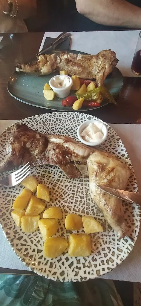 Joana Benet_MESON RAMIRO_Cervelló_review