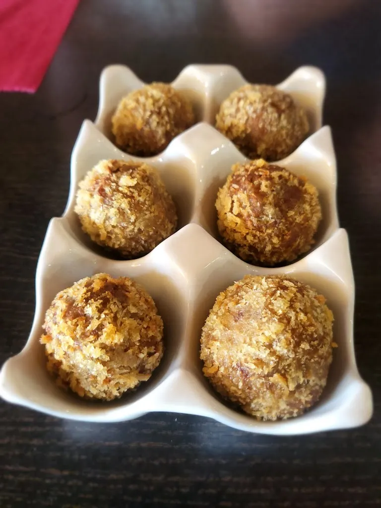 Monik Amoedo_Creu Aragall_Corbera de Llobregat_review