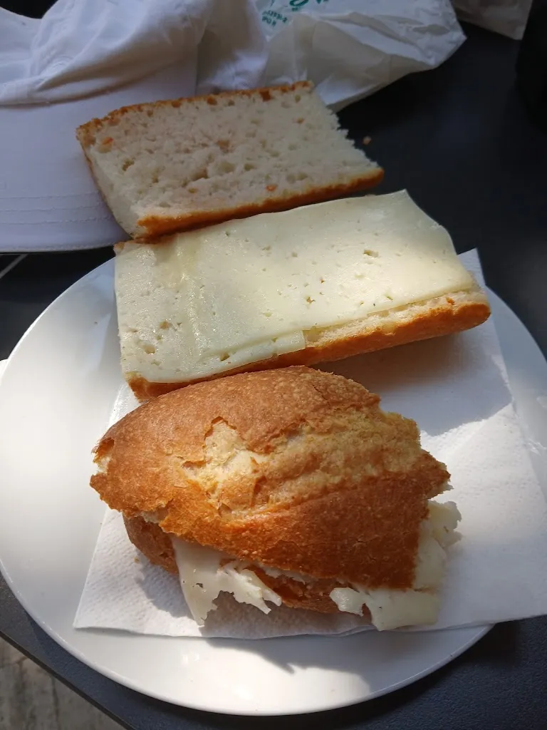 Carlos Laguna Tapial_Cafè Bar Ca l’ Andreu_Dosrius_review