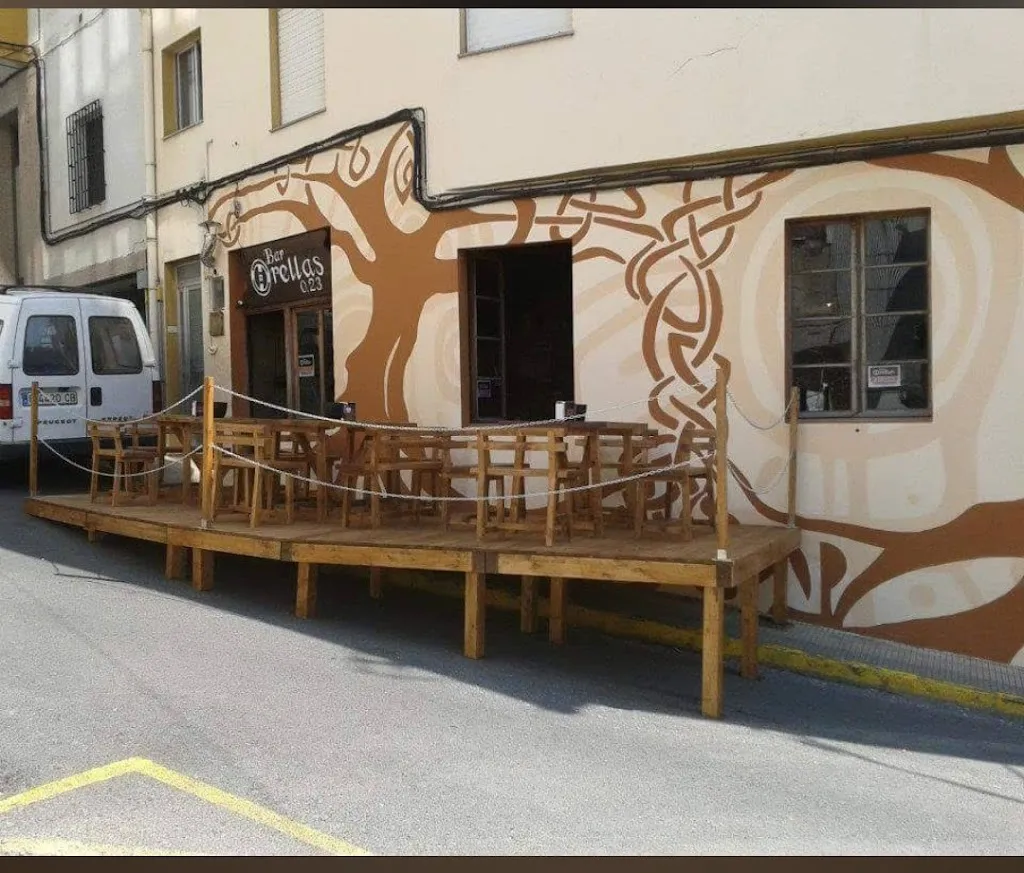 Roque P. F_Bar Orellas_Ordes_review