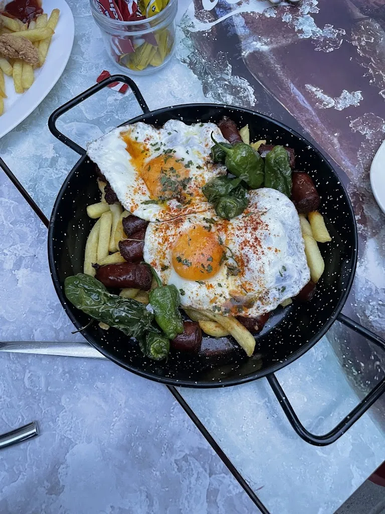 The Reviewer_Dos Gardenias_Cornellà de Llobregat_review