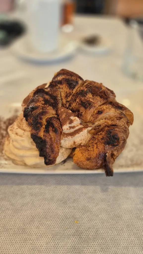 Diego Oquendo_Can Tiu_Gallifa_review