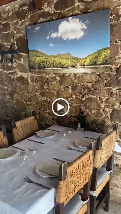 Avet Blau Hostal Restaurant_Fogars de Montclús_slider_image_2