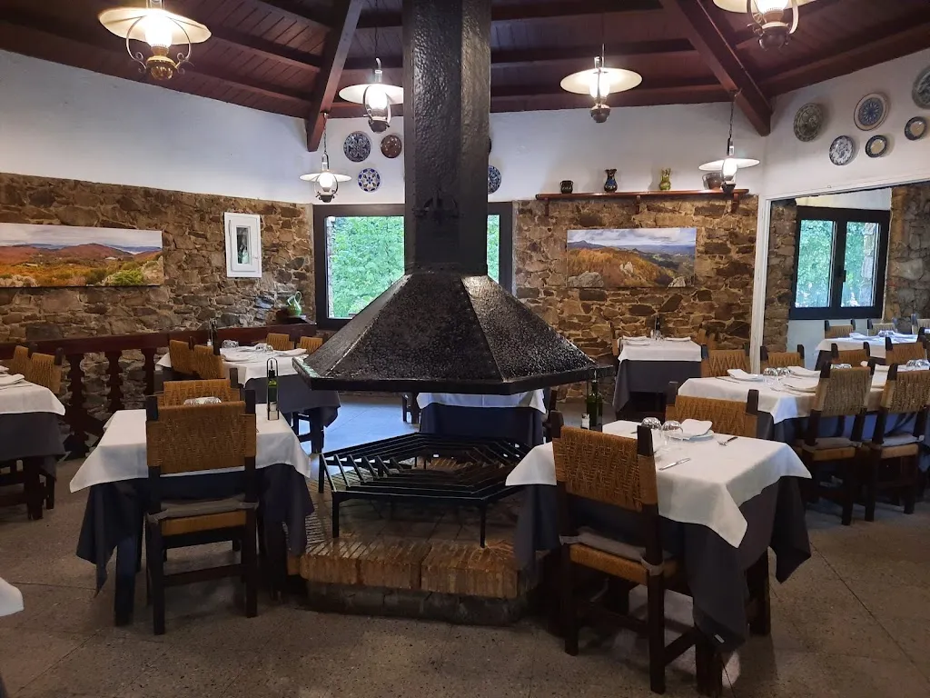 Avet Blau Hostal Restaurant_Fogars de Montclús_slider_image_3