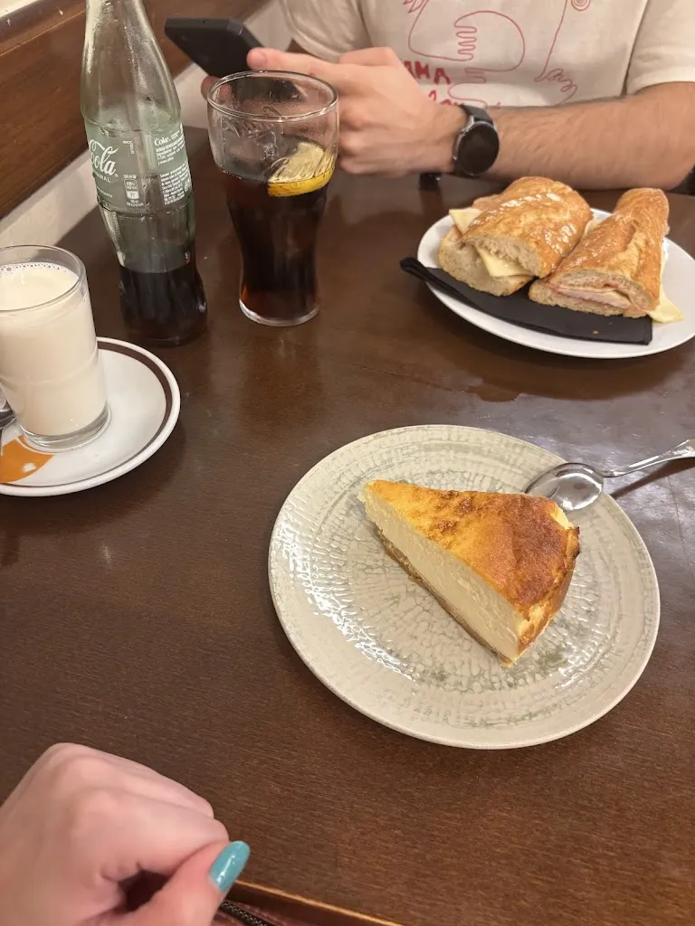 Reviewer 101_EL MOS_Fogars de Montclús_review