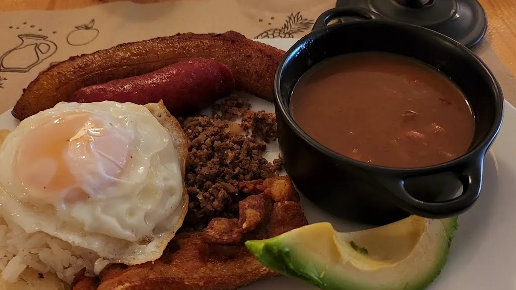 El Carriel | Bandeja Paisa_Esplugues de Llobregat_slider_image_2