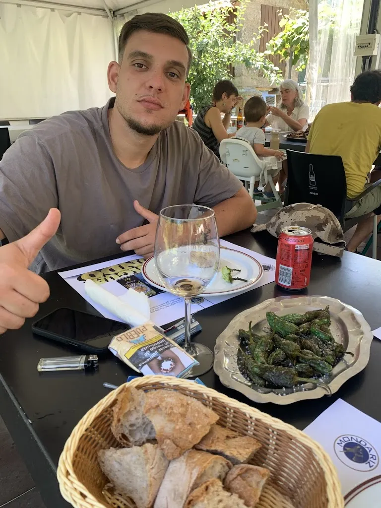 Marcel Sanz Serra_Parrillada A D' Marilús_Outes_review