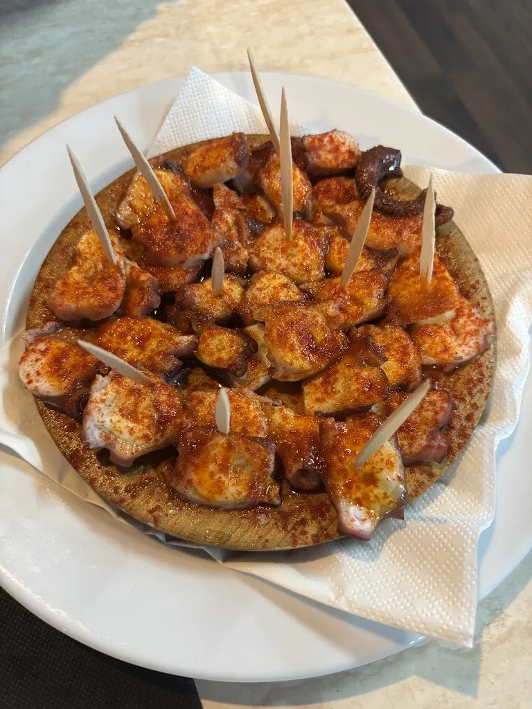 Hansini Vaswani_Hostal Viña_Outes_review