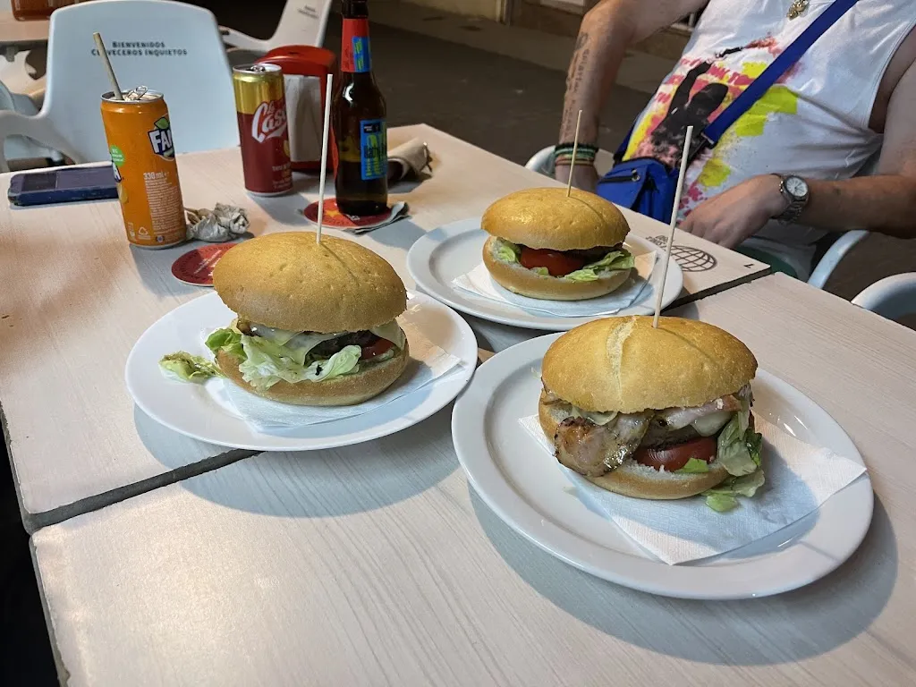 Vermuteria Carrer Major_Cubelles_slider_image_3