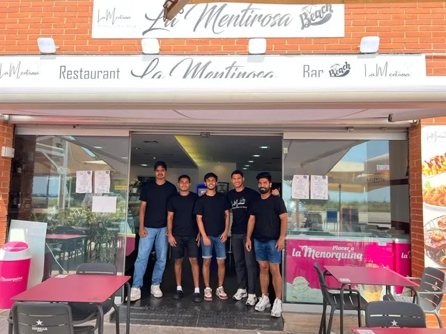 LA MENTIROSA BEACH CUBELLES restaurant in Cubelles