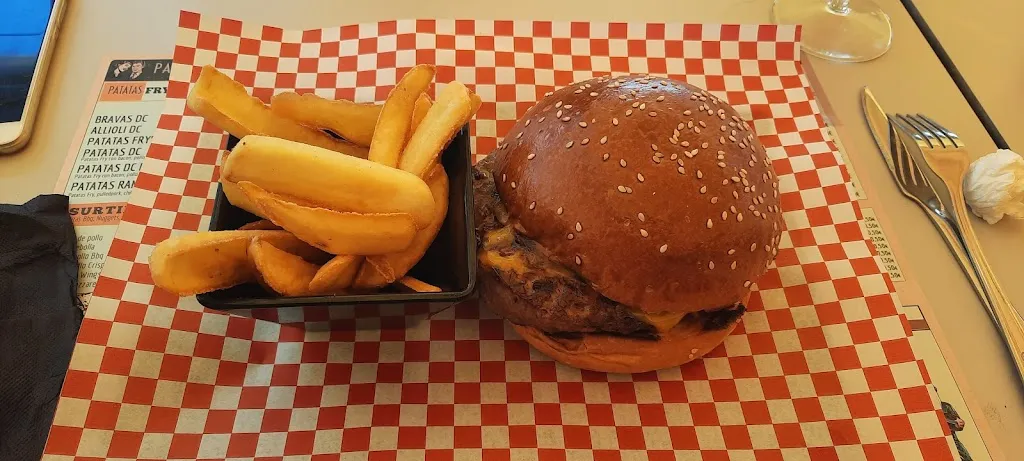 Cassy Cassignol_DC Burguer 2.0 CUBELLES_Cubelles_review